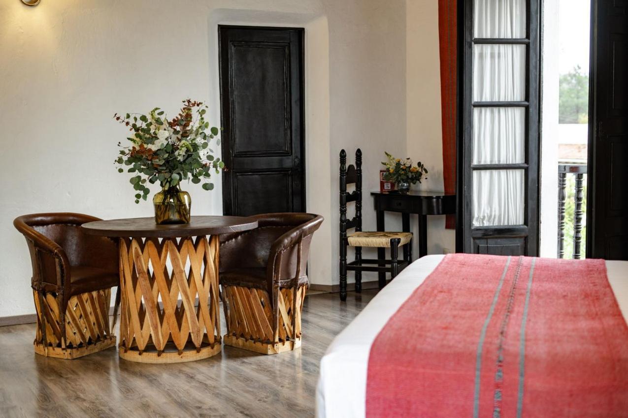 Best Western Plus Posada De Don Vasco Patzcuaro Bagian luar foto Interior of the hotel