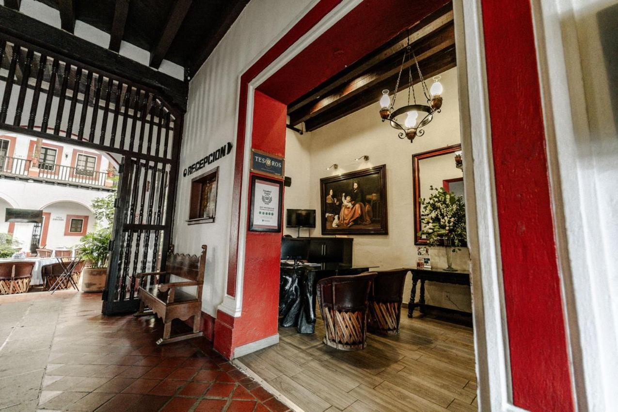 Best Western Plus Posada De Don Vasco Patzcuaro Bagian luar foto Interior of the hotel