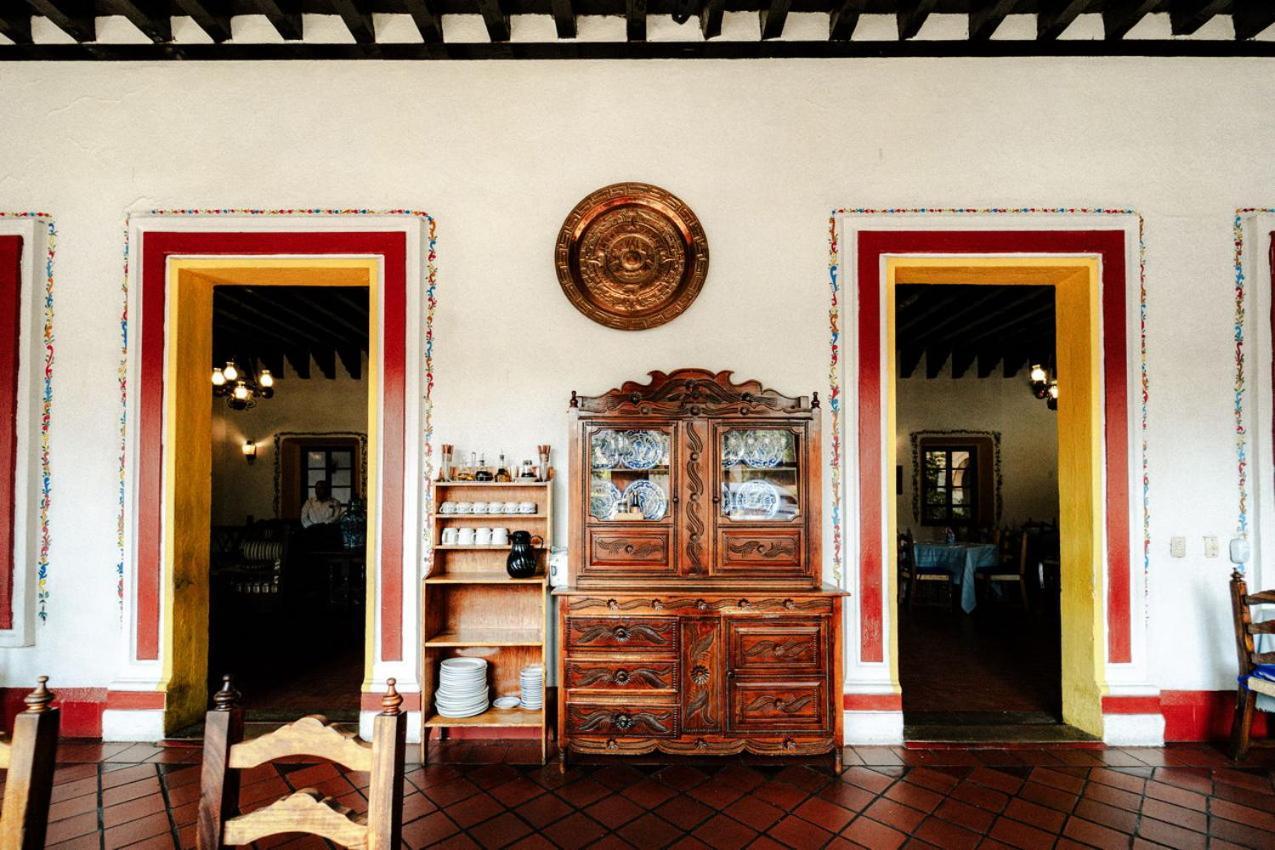 Best Western Plus Posada De Don Vasco Patzcuaro Bagian luar foto Interior of the house