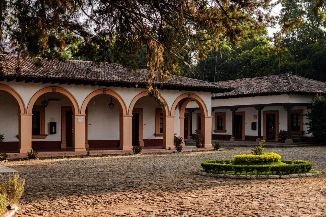 Best Western Plus Posada De Don Vasco Patzcuaro Bagian luar foto The house of the first Mexican President José María Morelos